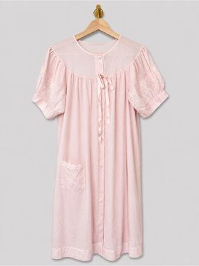Shadowline Vintage Pink  Button Front Lace Trim Nightgown Housecoat Robe